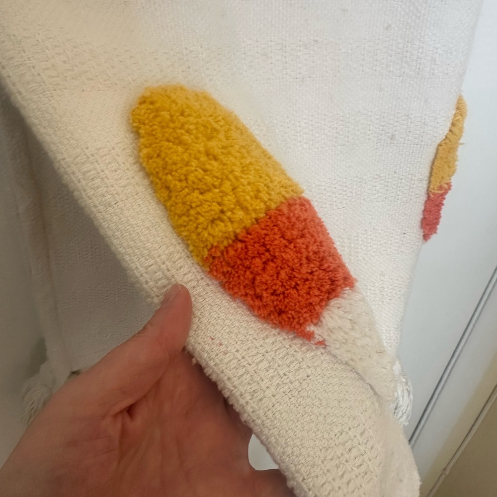 Rachel Zoe Throw Blanket 50 x 60 Off White W/ Tri Color Candy Corn Brand New - Picture 3 of 5